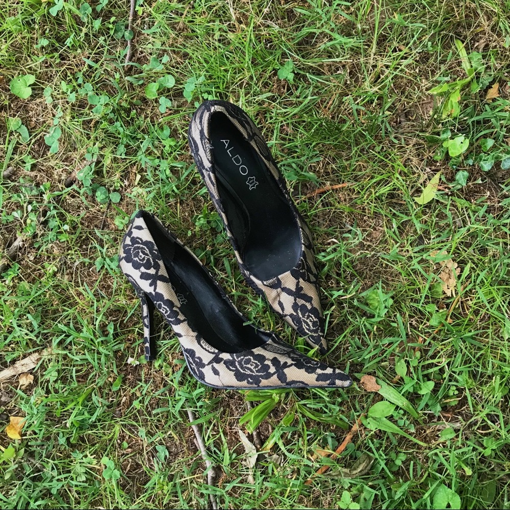 Aldo black and nude lace stiletto